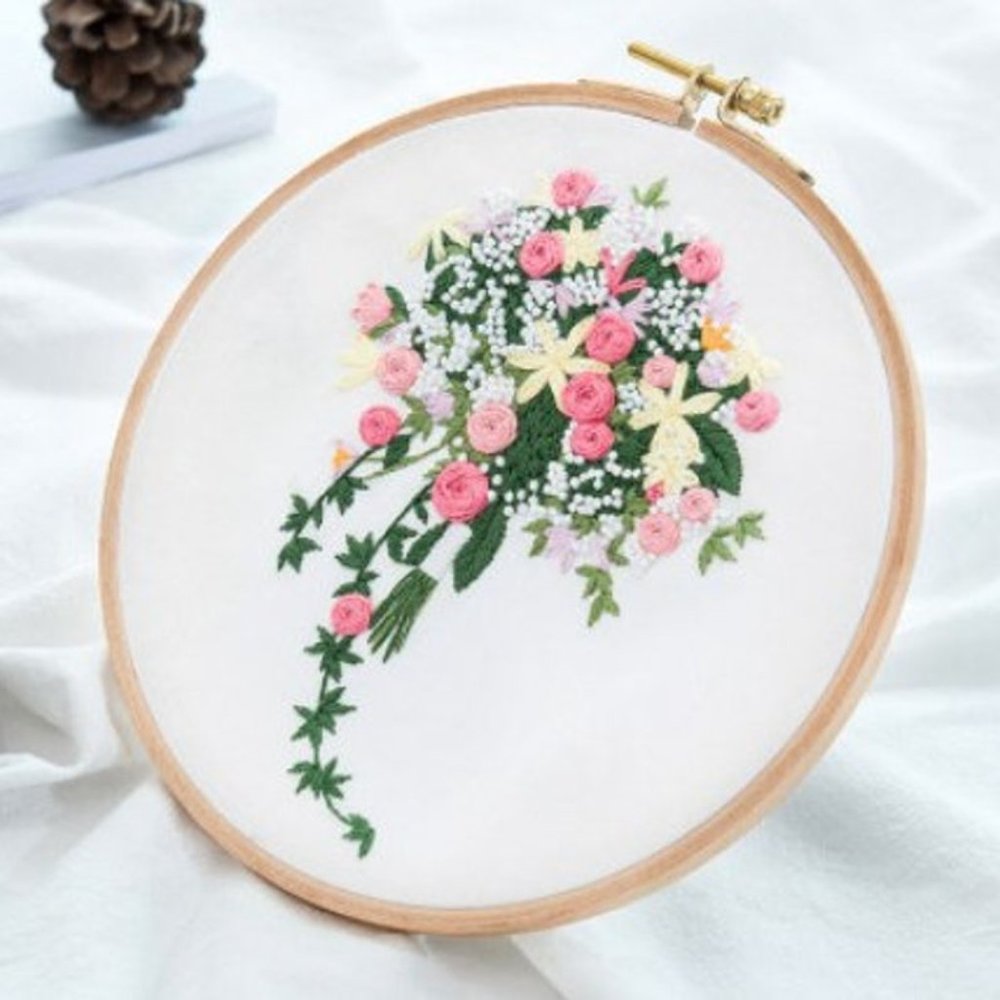 Christmas Flowers Bouquet Embroidery Kit, Beginner Floral Embroidery Hoop, DIY